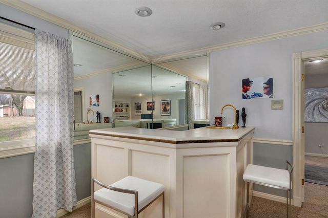 5603 S Farm Rd 137, Springfield, MO 65810