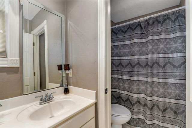 5603 S Farm Rd 137, Springfield, MO 65810