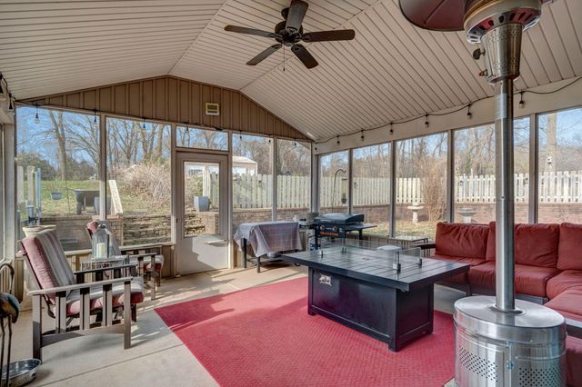 5603 S Farm Rd 137, Springfield, MO 65810