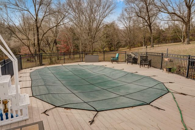 5603 S Farm Rd 137, Springfield, MO 65810