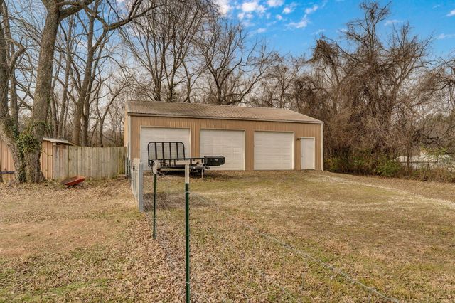 5603 S Farm Rd 137, Springfield, MO 65810