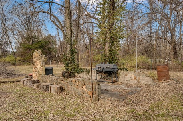 5603 S Farm Rd 137, Springfield, MO 65810