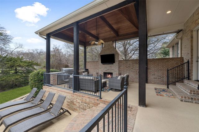 1204 Strathmore Drive, Southlake, TX 76092