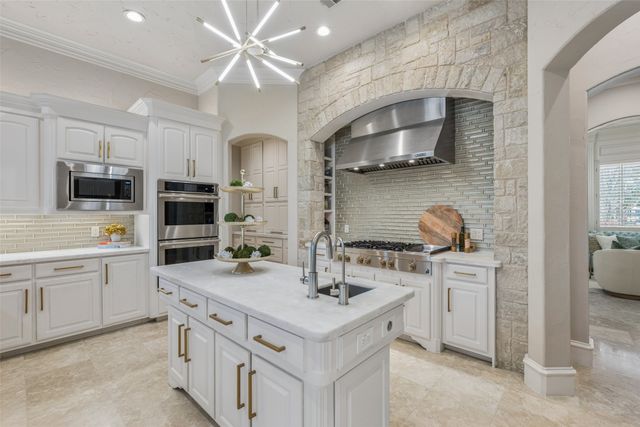 1204 Strathmore Drive, Southlake, TX 76092