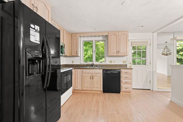 21 Clarke St, Sharon, MA 02067