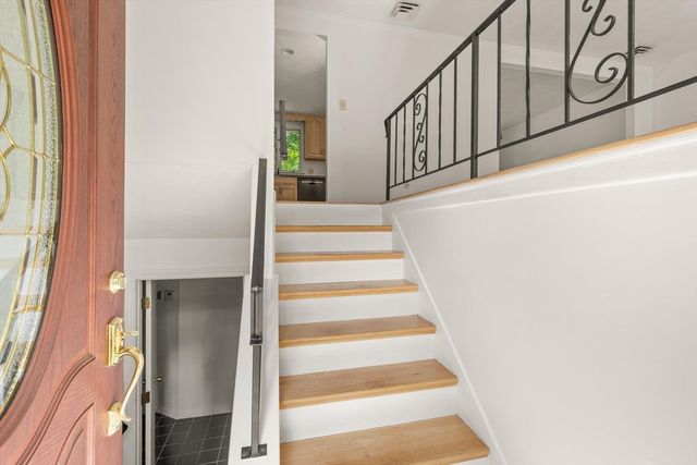 21 Clarke St, Sharon, MA 02067