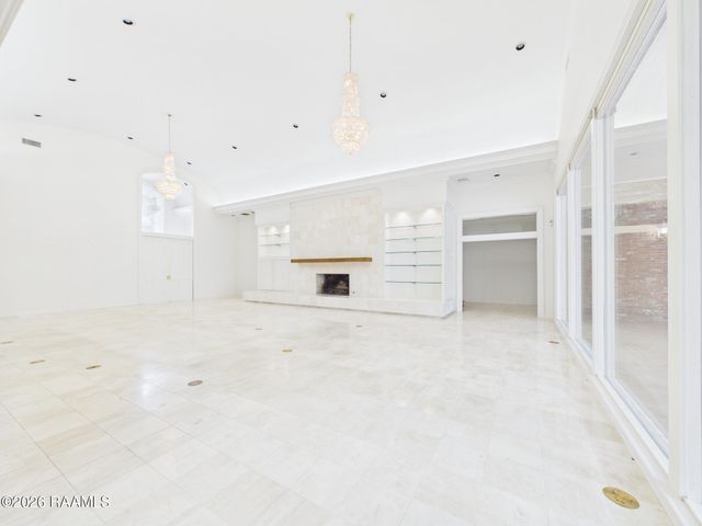 327 Beverly Drive, Lafayette, LA 70503