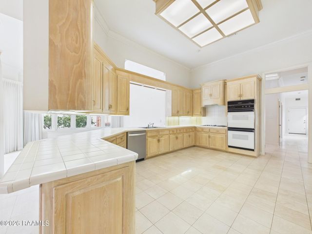 327 Beverly Drive, Lafayette, LA 70503