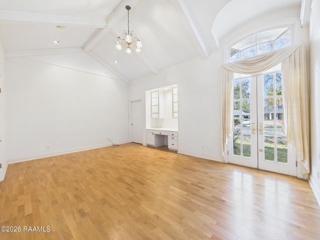 327 Beverly Drive, Lafayette, LA 70503