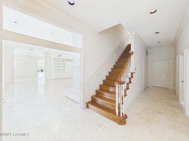 327 Beverly Drive, Lafayette, LA 70503