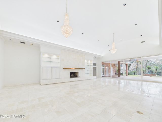 327 Beverly Drive, Lafayette, LA 70503