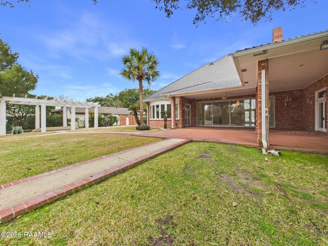 327 Beverly Drive, Lafayette, LA 70503