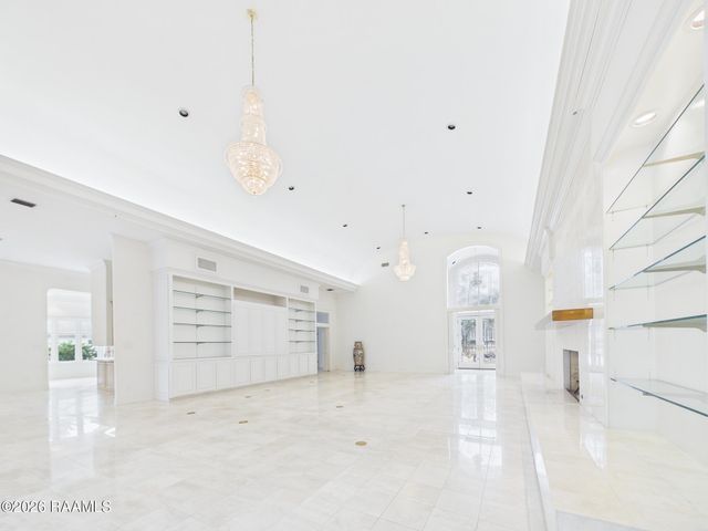 327 Beverly Drive, Lafayette, LA 70503