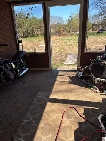 4695 Wadesboro Rd. S, Benton, KY 42025