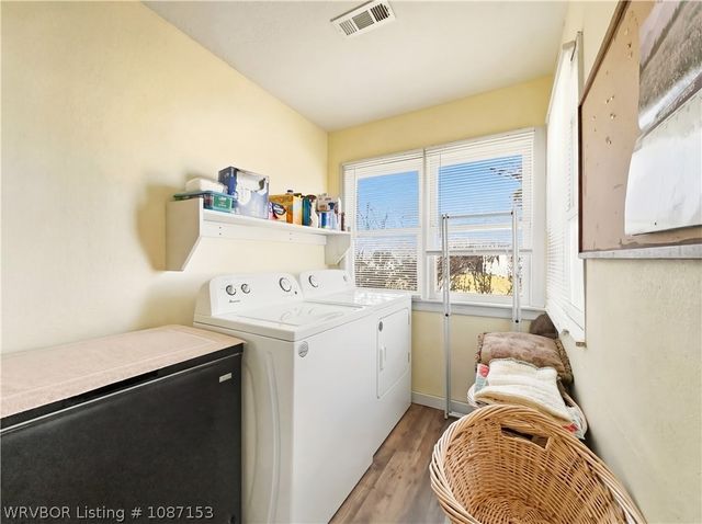 221 W Poplar Street, Stilwell, OK 74960