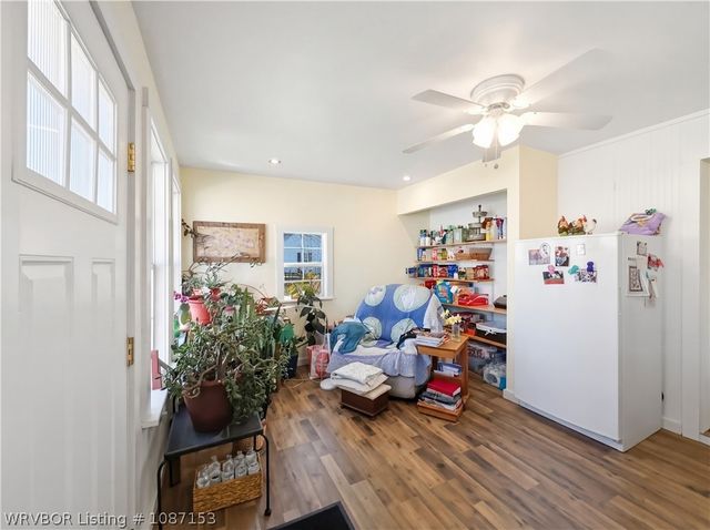 221 W Poplar Street, Stilwell, OK 74960