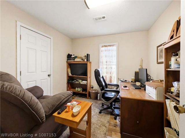 221 W Poplar Street, Stilwell, OK 74960