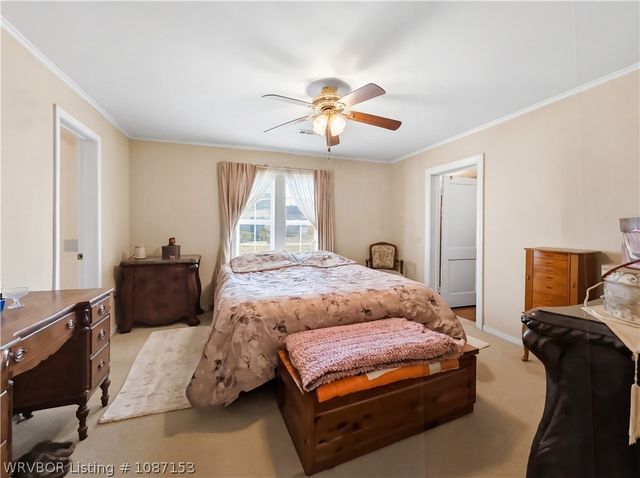 221 W Poplar Street, Stilwell, OK 74960