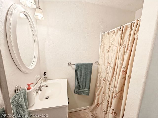 221 W Poplar Street, Stilwell, OK 74960