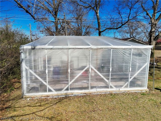 221 W Poplar Street, Stilwell, OK 74960