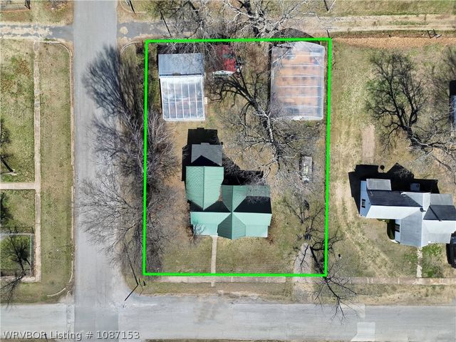 221 W Poplar Street, Stilwell, OK 74960