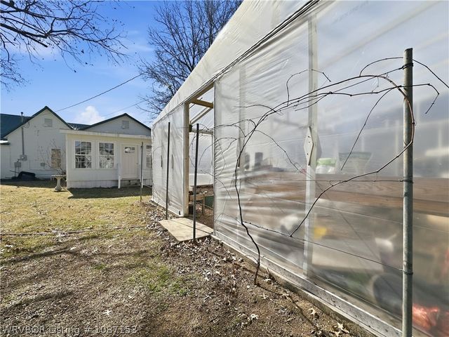 221 W Poplar Street, Stilwell, OK 74960