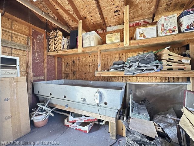 221 W Poplar Street, Stilwell, OK 74960