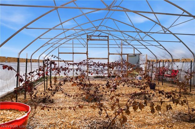 221 W Poplar Street, Stilwell, OK 74960