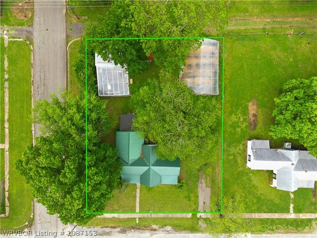 221 W Poplar Street, Stilwell, OK 74960