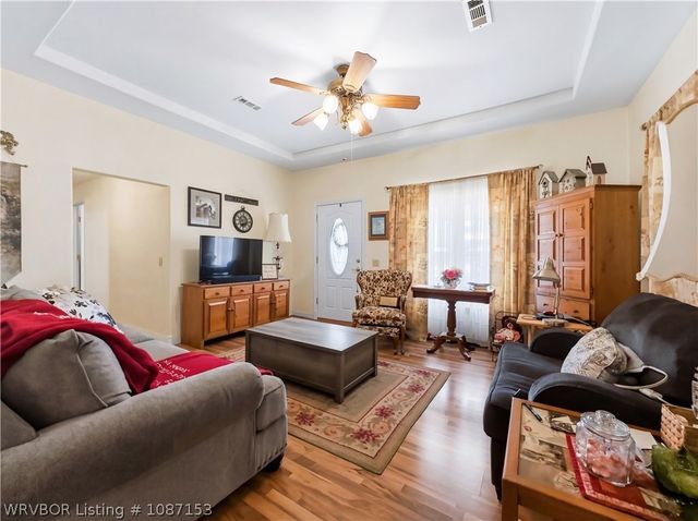 221 W Poplar Street, Stilwell, OK 74960