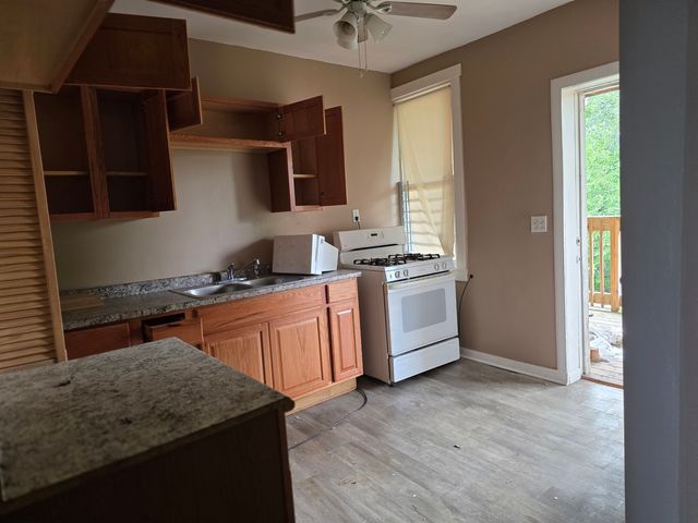 10534 S Maryland Avenue, Chicago, IL 60628