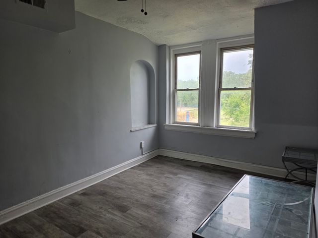 10534 S Maryland Avenue, Chicago, IL 60628