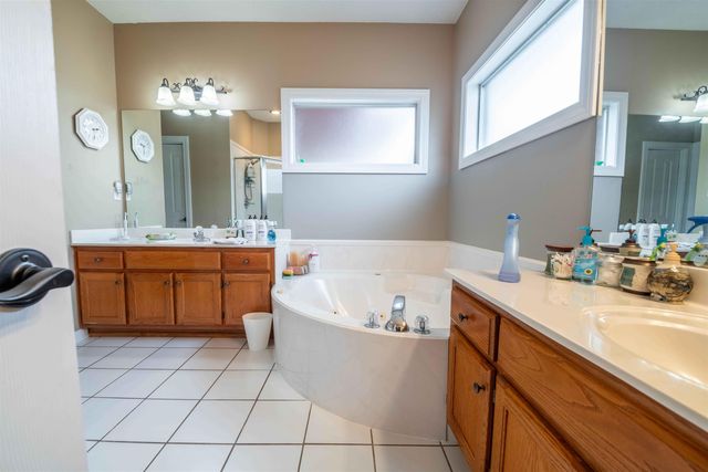 20 WOODMONT DR, Eads, TN 38028