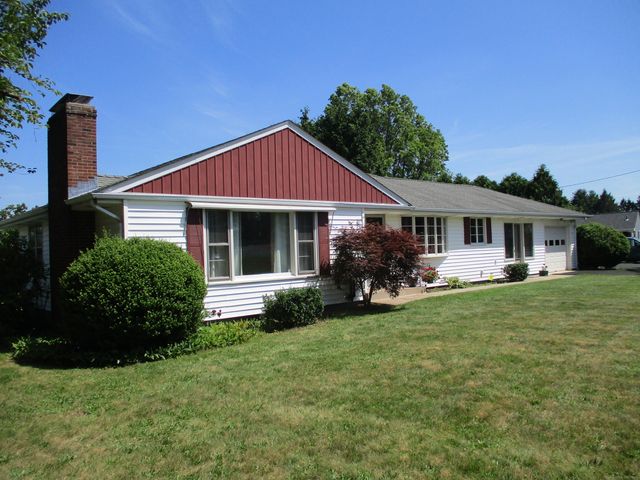 8 Susan Lane, Meriden, CT 06450