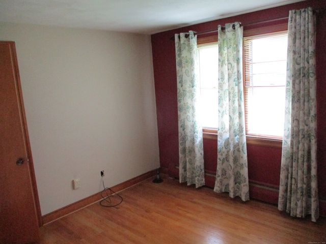 8 Susan Lane, Meriden, CT 06450