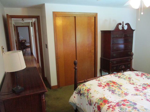 8 Susan Lane, Meriden, CT 06450