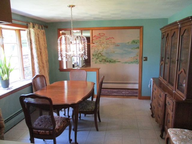 8 Susan Lane, Meriden, CT 06450