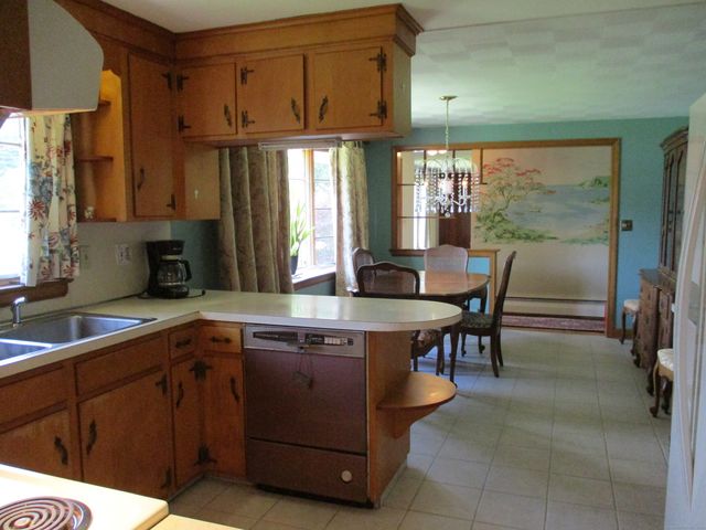 8 Susan Lane, Meriden, CT 06450