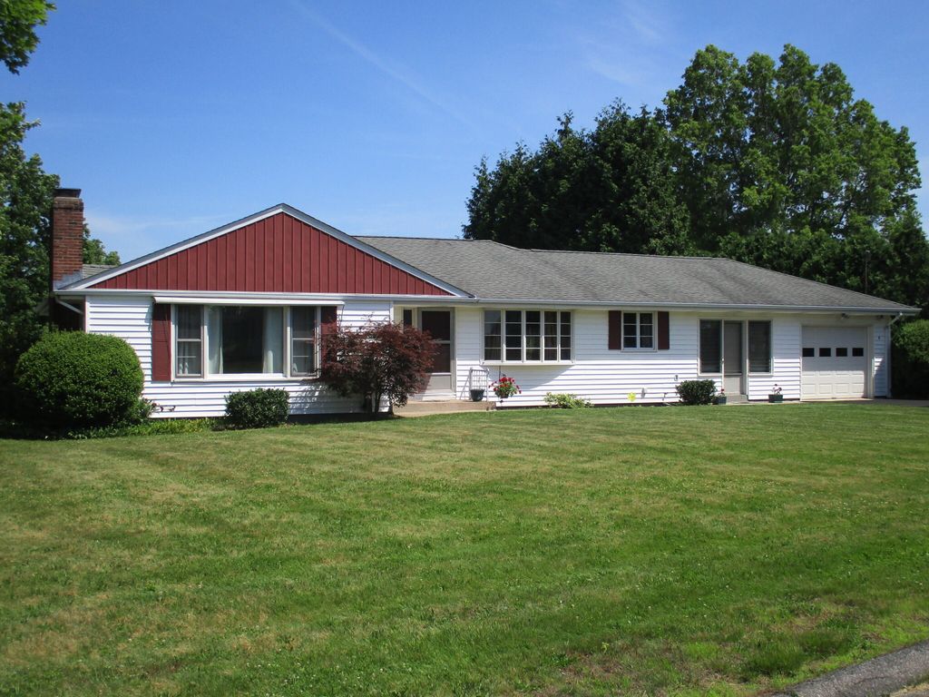 8 Susan Lane, Meriden, CT 06450