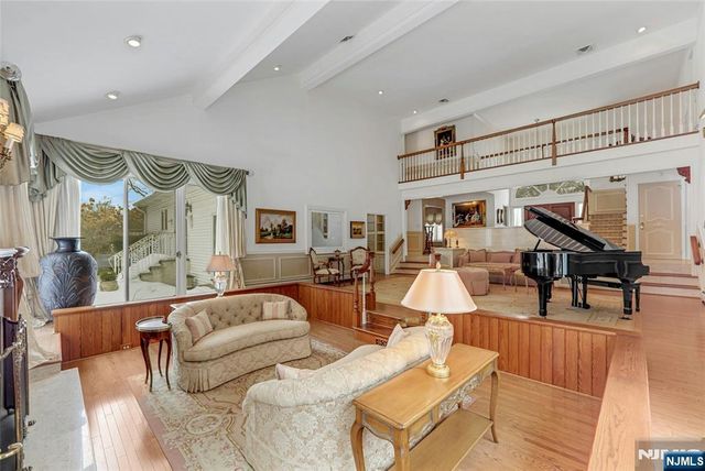 510 Hampton Hill Road, Franklin Lakes, NJ 07417