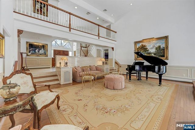 510 Hampton Hill Road, Franklin Lakes, NJ 07417