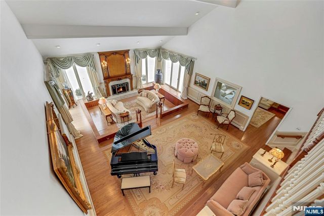 510 Hampton Hill Road, Franklin Lakes, NJ 07417