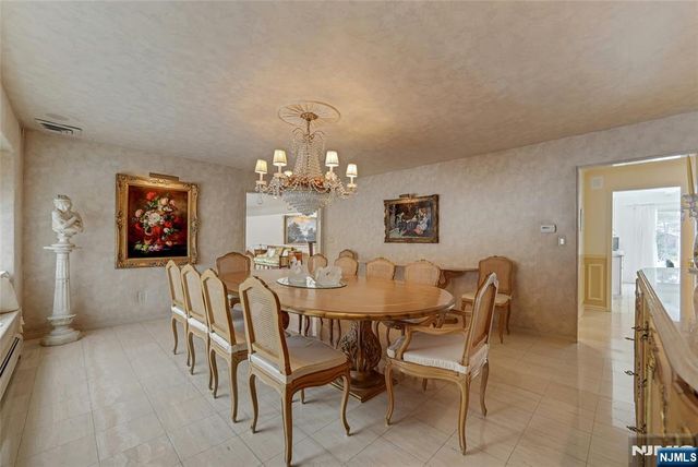 510 Hampton Hill Road, Franklin Lakes, NJ 07417