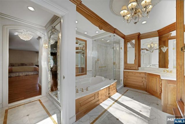 510 Hampton Hill Road, Franklin Lakes, NJ 07417