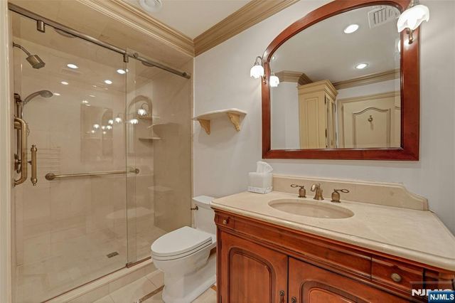 510 Hampton Hill Road, Franklin Lakes, NJ 07417