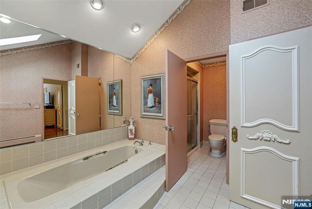 510 Hampton Hill Road, Franklin Lakes, NJ 07417