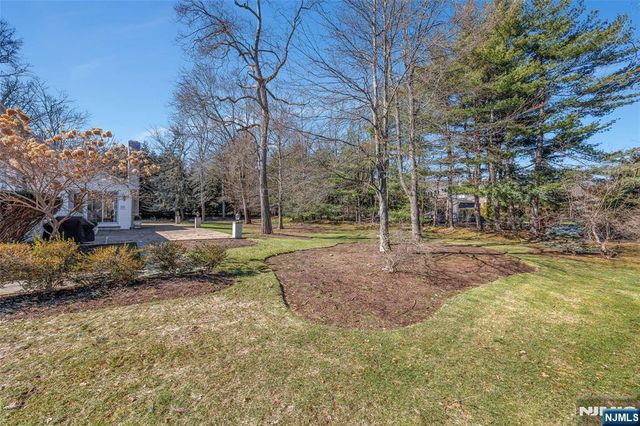 510 Hampton Hill Road, Franklin Lakes, NJ 07417