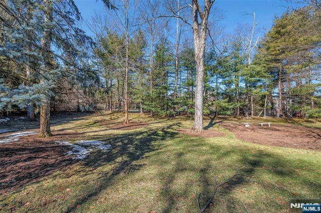 510 Hampton Hill Road, Franklin Lakes, NJ 07417