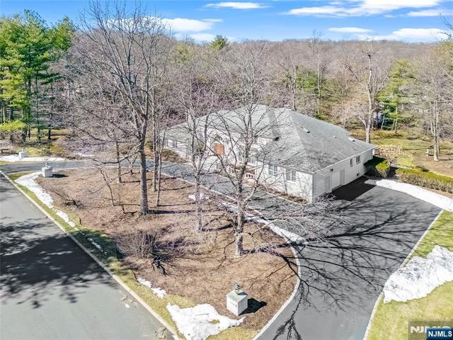 510 Hampton Hill Road, Franklin Lakes, NJ 07417
