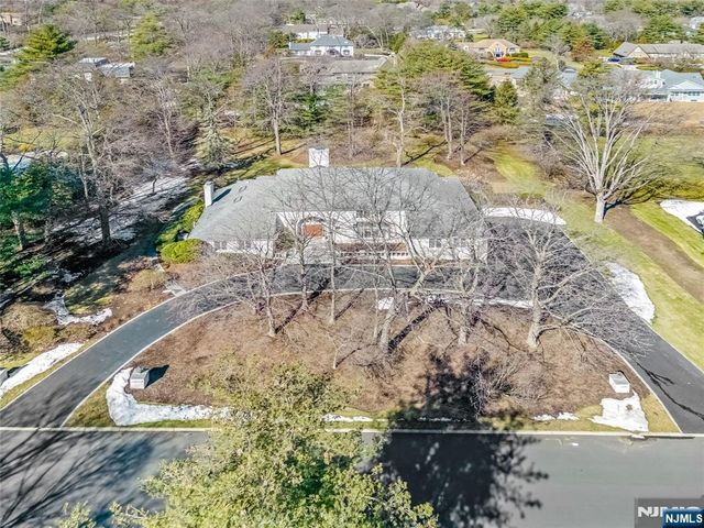 510 Hampton Hill Road, Franklin Lakes, NJ 07417